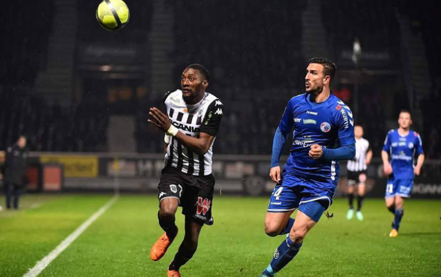 年到来而举 年到来而举